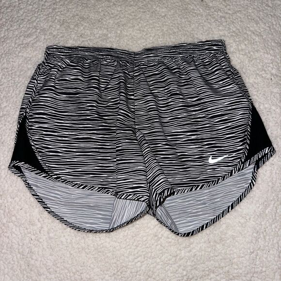 Nike Women’s Drifit Black White Zebra Striped Running Shorts Small EUC - Picture 1 of 5